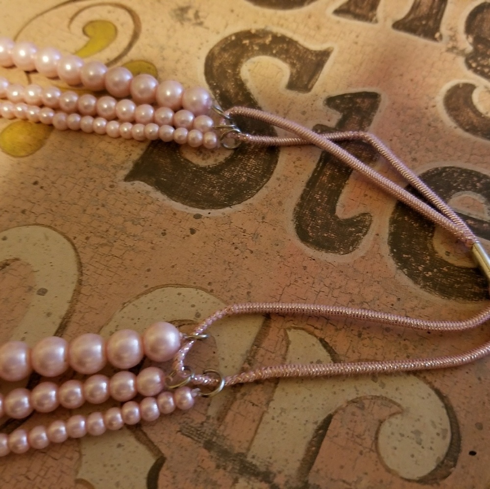 Triple strand pearl necklace - Picture 2 of 3